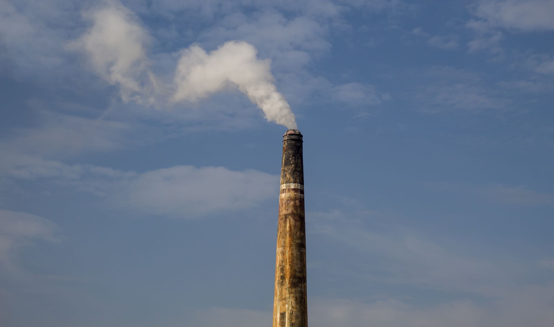Inquiétudes croissantes à Camp-Levieux face à la pollution des déchets brûlés