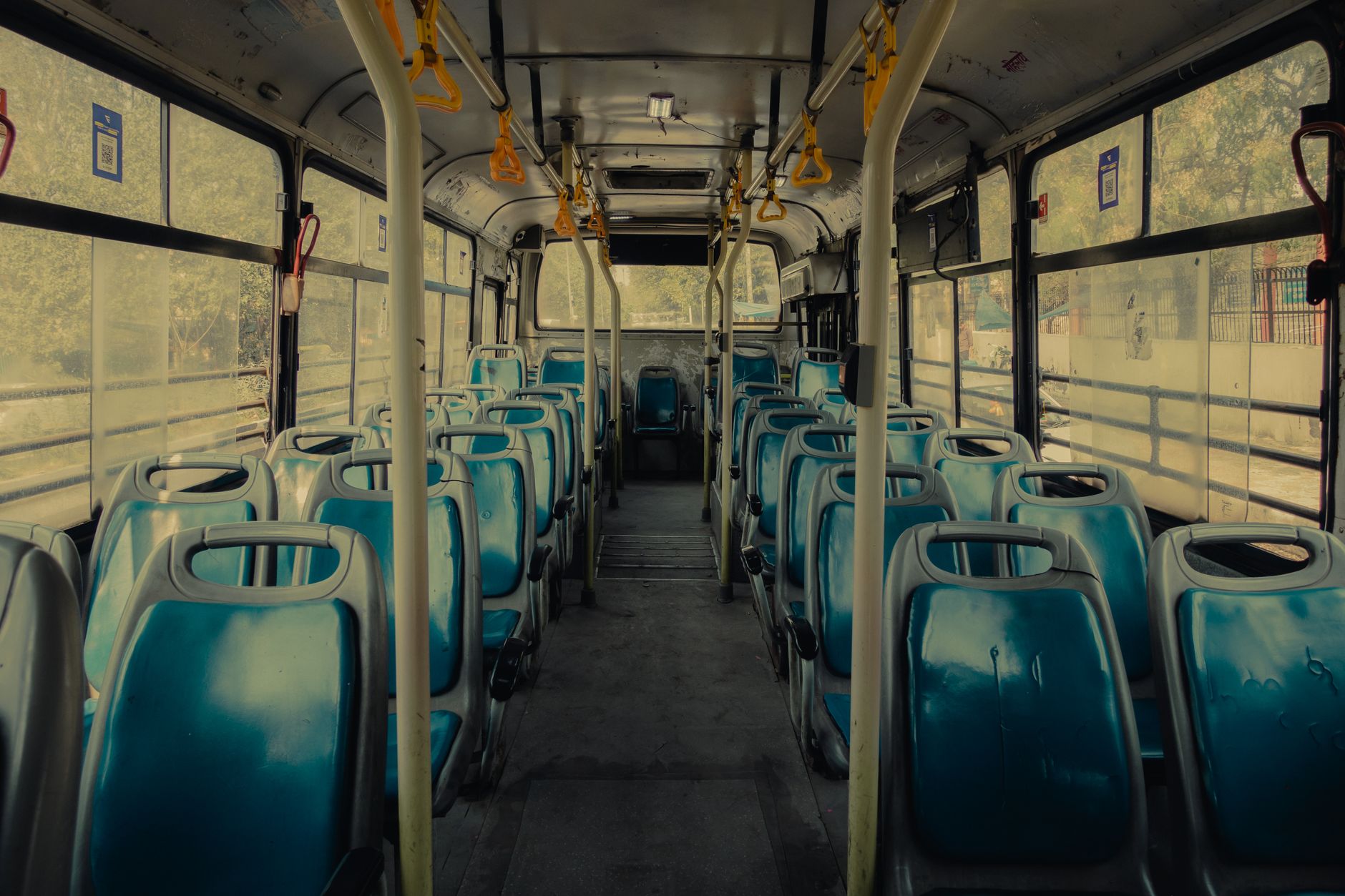 Mechanic Dies After Being Crushed by Bus in Petit-Raffray