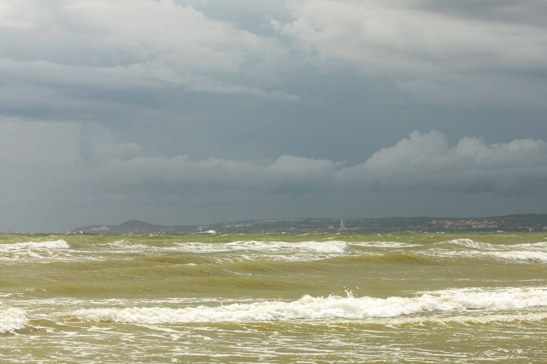 Alertes météo à Maurice en raison de conditions climatiques extrêmes