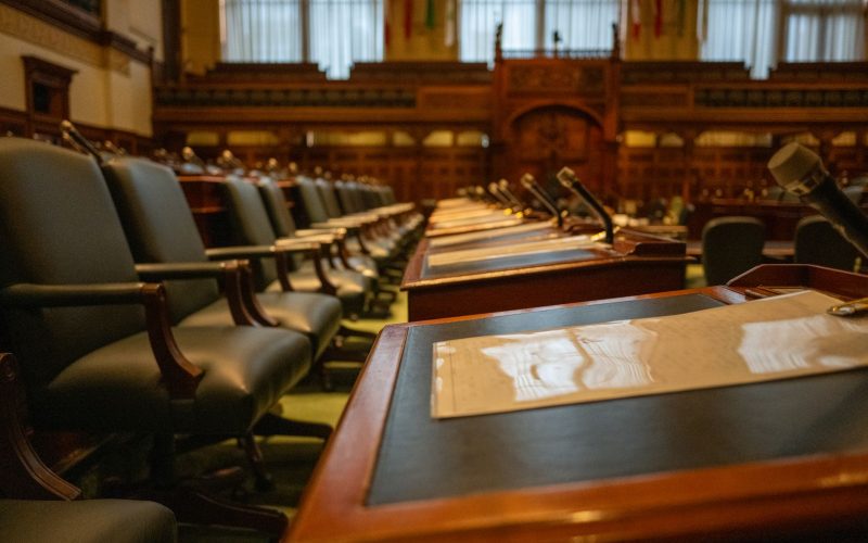 Adoption du Finance Bill : Réactions et Mobilisation de l&rsquo;Opposition