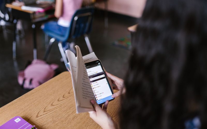 Usage encadré des appareils connectés dans les écoles à Maurice