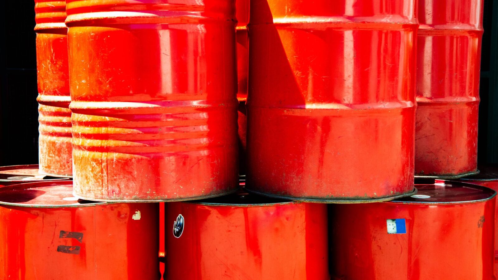Le prix du pétrole Brent frôle les 100 dollars