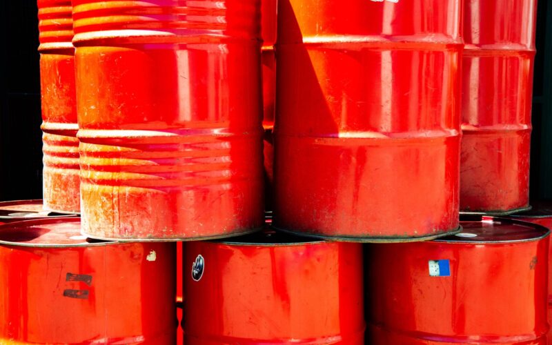 Le prix du pétrole Brent frôle les 100 dollars