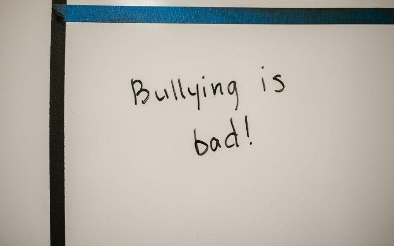 Bullying dans une école privée : des pratiques inquiétantes révèlent un problème de harcèlement